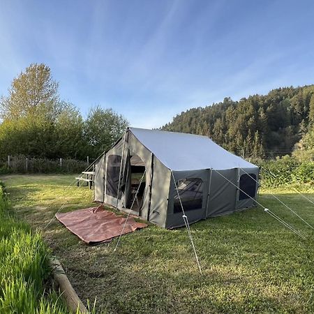 Glamping Tent On The River Клемет Екстер'єр фото